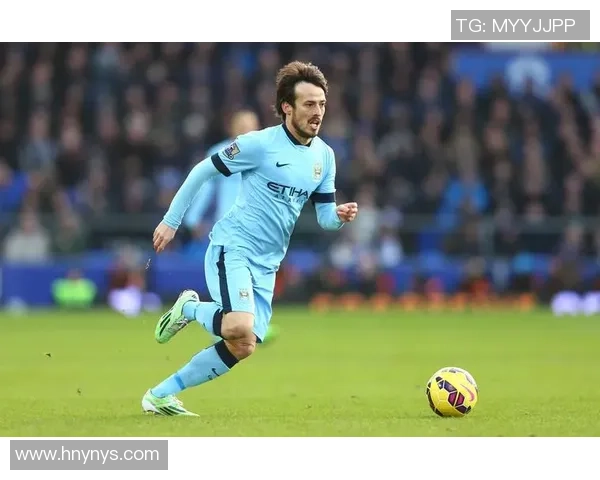 足球许辉:从绿茵场上的拼搏到人生舞台的精彩转身 足球许辉:从绿茵场上的拼搏到人生舞台的精彩转身