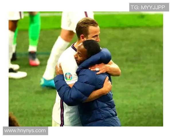 足球员因冲突事件被指打人引发广泛关注与讨论